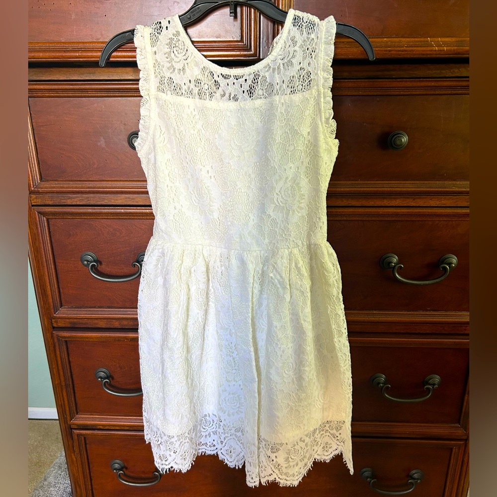 Like new, Off-white sleeveless girls lace overlay dress. Size 10